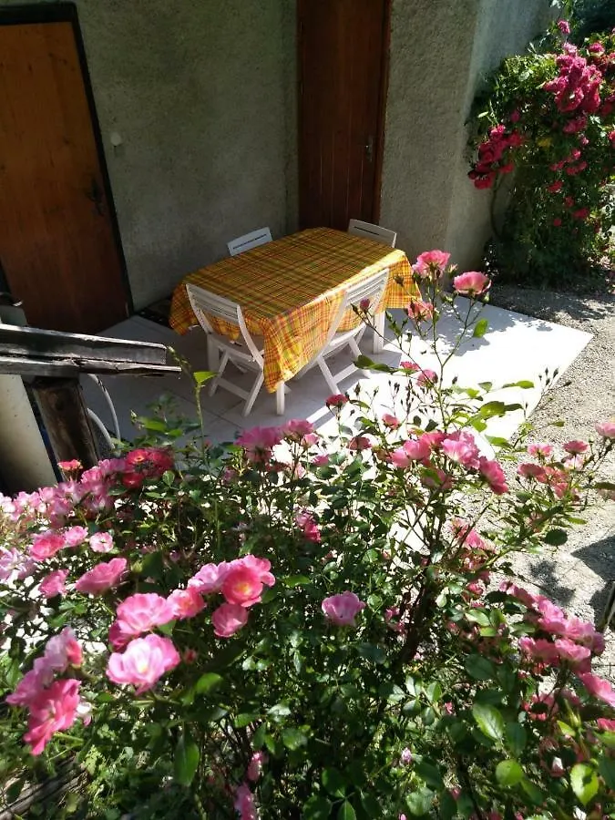 Bel Appartement Au Rez De Chaussee D'Un Chalet Jarrier 아파트